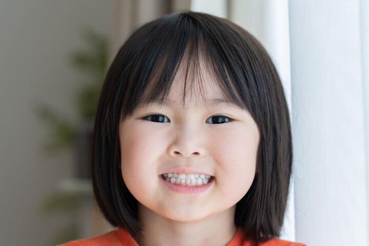 子どもの矯正治療、いつ始めるべき？